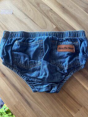 BASS PRO SHOPS SHORTS (NAPPY COVER)